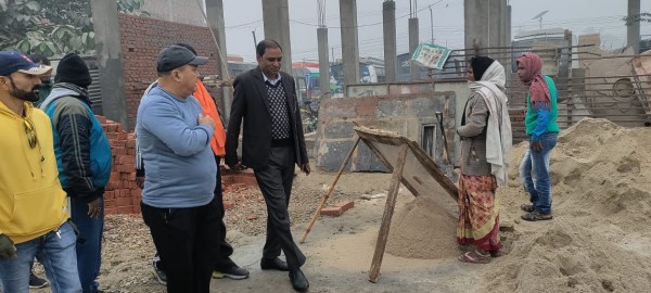 वीरगञ्ज महानगरले सडकमा जथाभावी राखिएका पार्किङ हटाउने